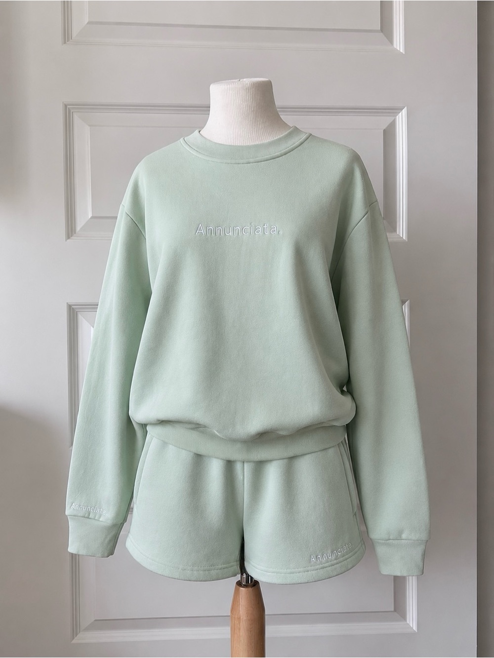 Annunciata Mint Green Embroidered Crewneck Sweatshirt Women’s Large Oversized